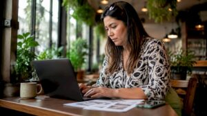 Read more about the article Influencer Marketing E-Commerce Guide for 2026
