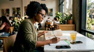 Read more about the article Startup Competitor Branding Analysis: A 2026 Guide